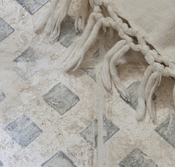 carreaux ciment crème et vert céladon ancien